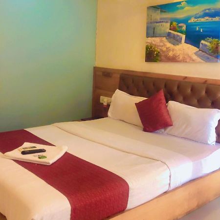 Grandeur By Avion Palace Near T2 International Airport Mumbai Exterior photo