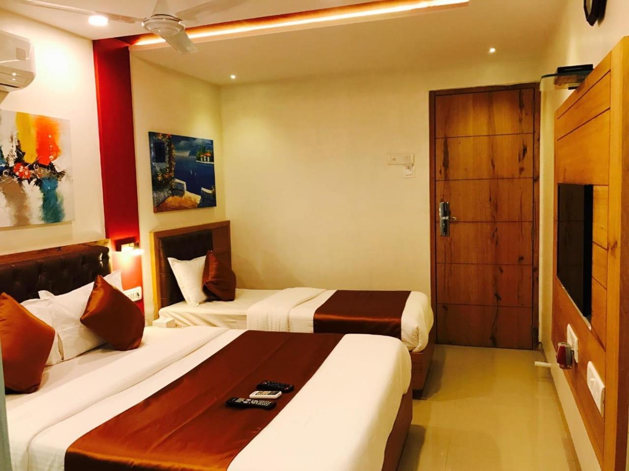 Grandeur By Avion Palace Near T2 International Airport Mumbai Exterior photo